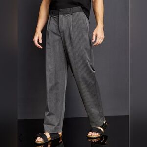 Royalty By Maluma Mens Pinstripe Pleat Front Trouser Pants Gray